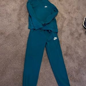 Nike sweatsuit
